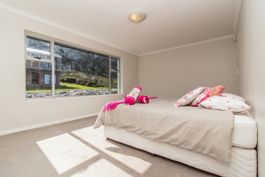 To Let 6 Bedroom Property for Rent in Bettys Bay Western Cape
